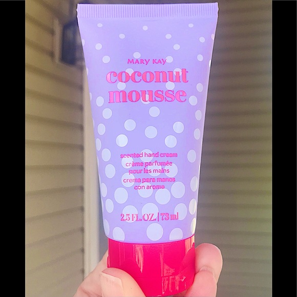 🆕🔥MARY KAY COCONUT 🥥 MOUSSE SCENT HAND CREAM&COCONUT🥥LIP BALM SOO SOFT NWT - Picture 3 of 8